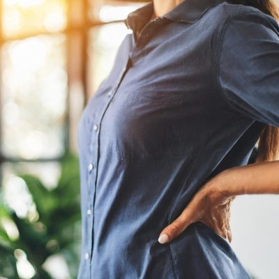 Πώς τα συμπτώματα που προκαλεί η δισκοκήλη μέσης ανακουφίζονται αποτελεσματικά;